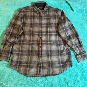 Pendleton Men’s Plaid Trail 
Wool Flannel Elbow Patches